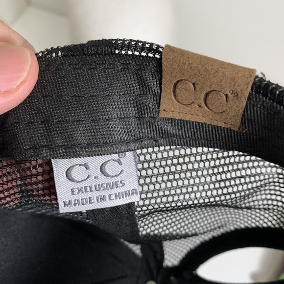 I'm that Cheer Mom Glitter Black Trucker Adjustable Strap Back Ponytail Hat Cap - Picture 11 of 11